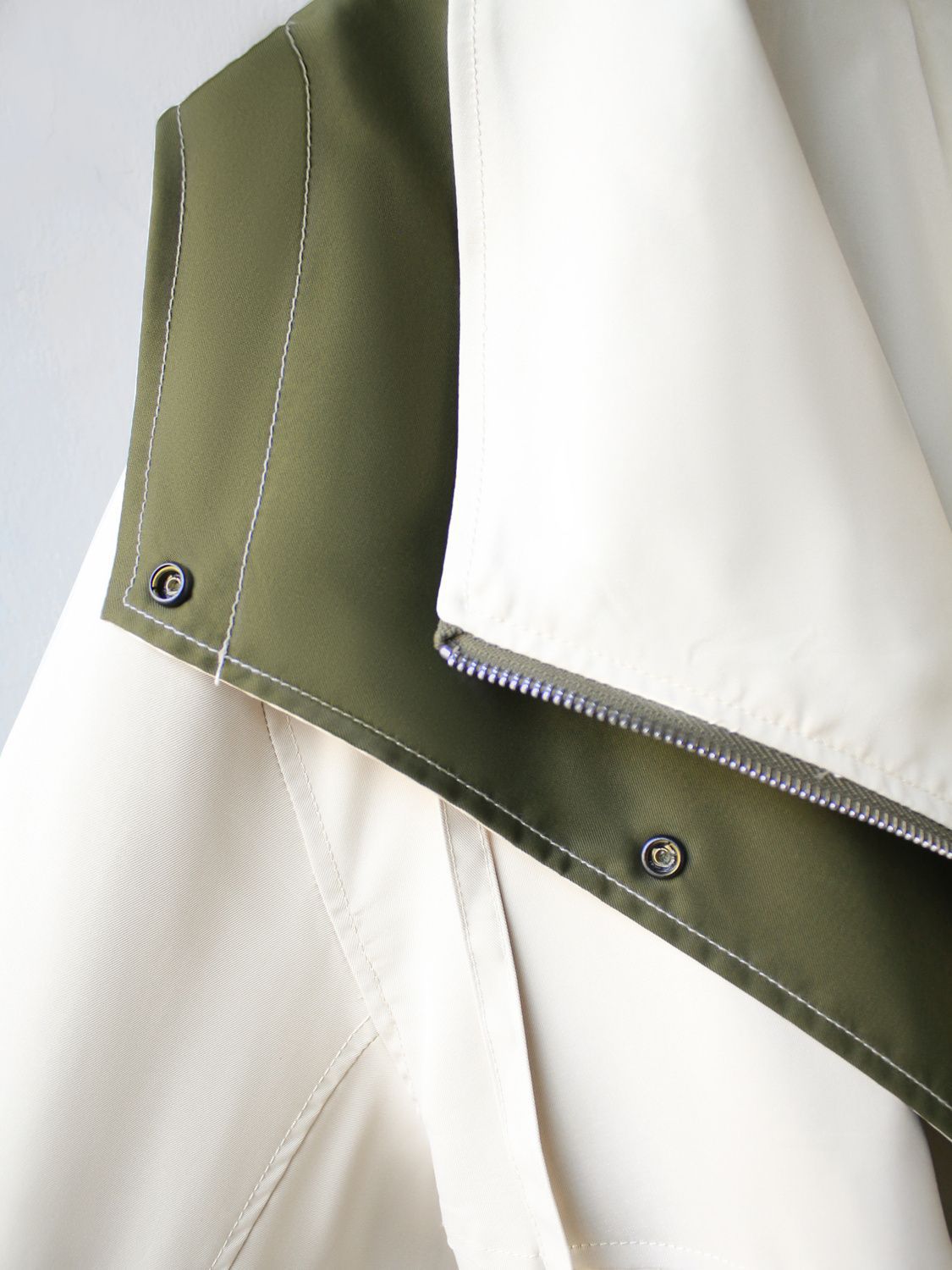 Kinsley Overcast ウィンドブレーカー